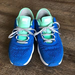 Nike training zoom fit shoes